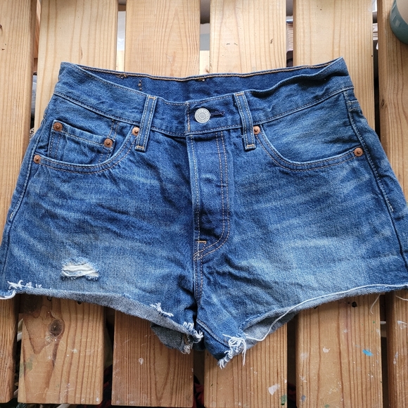 Floral Embroidered Levi 501 - Picture 1 of 3